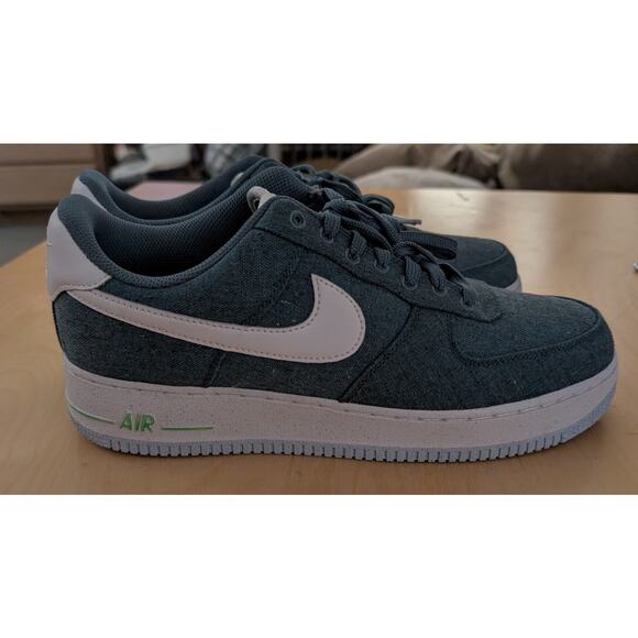 ♥️Women's 10 Nike Tennis Shoes - Picture 2 of 5